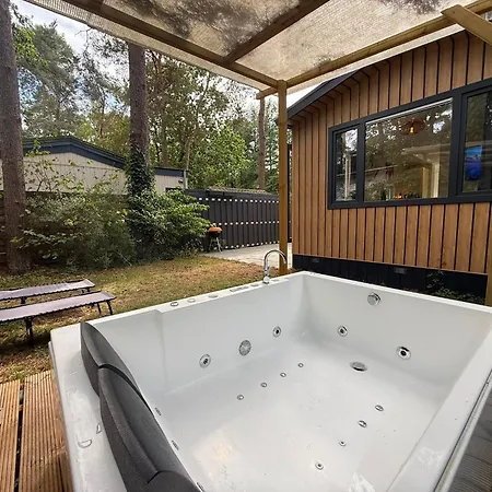 Met Eigen Buiten Jacuzzi Veluwshof Apartment *